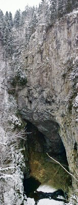 Macocha - stěna - z Dolního můstku