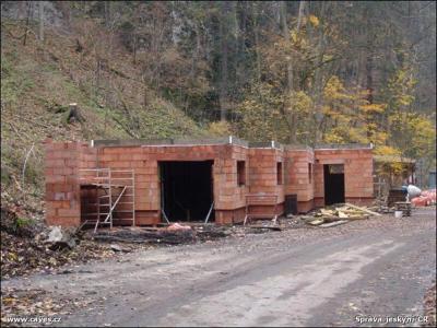 stavba nové provozní budovy Kateřinské jeskyně