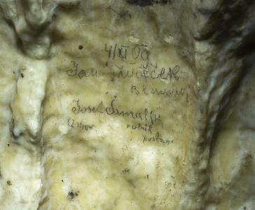 Kateřinská jeskyně - podpis poslance Josefa Šamalíka